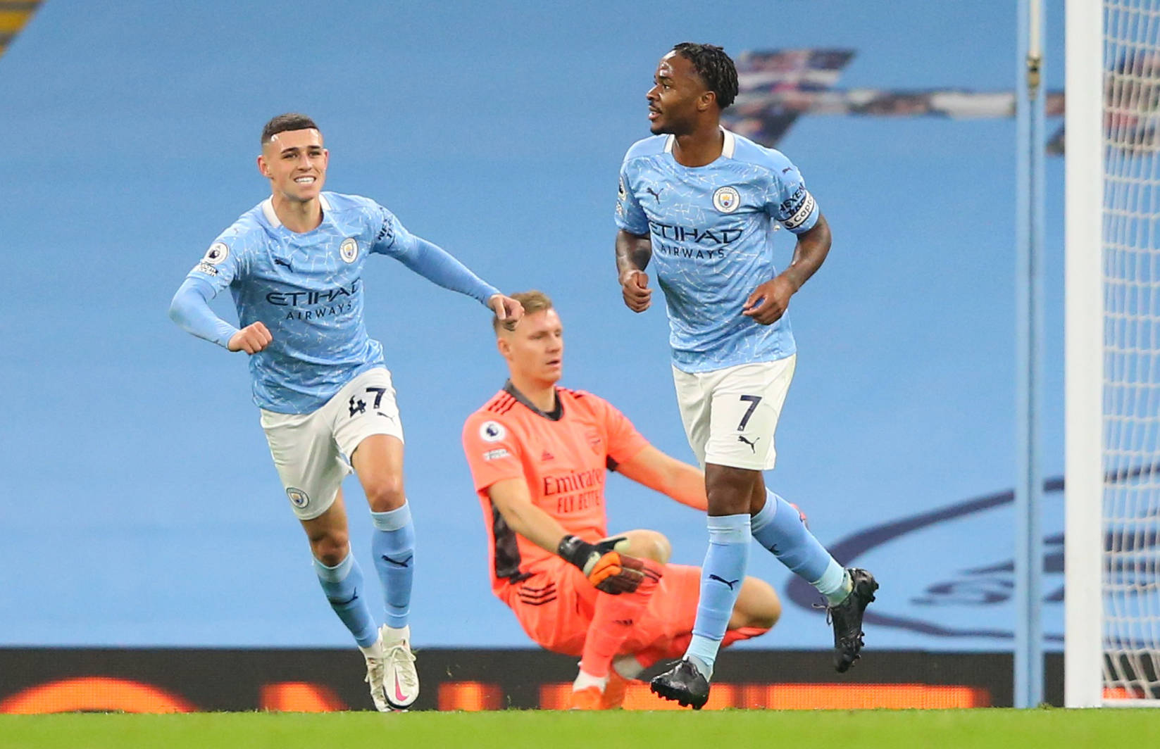 中场位置的 中场位置的